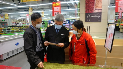 守好&ldquo;糧袋子&rdquo;食品安全,東僑開發(fā)區(qū)市場監(jiān)管局開展糧食市場秩序?qū)ｍ椪涡袆?_ 食品藥品安全 _ 東僑經(jīng)濟(jì)技術(shù)開發(fā)區(qū)管理委員會